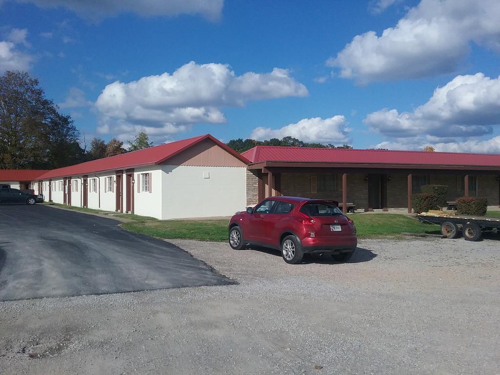 Baker'S Motel Norwich Exterior photo