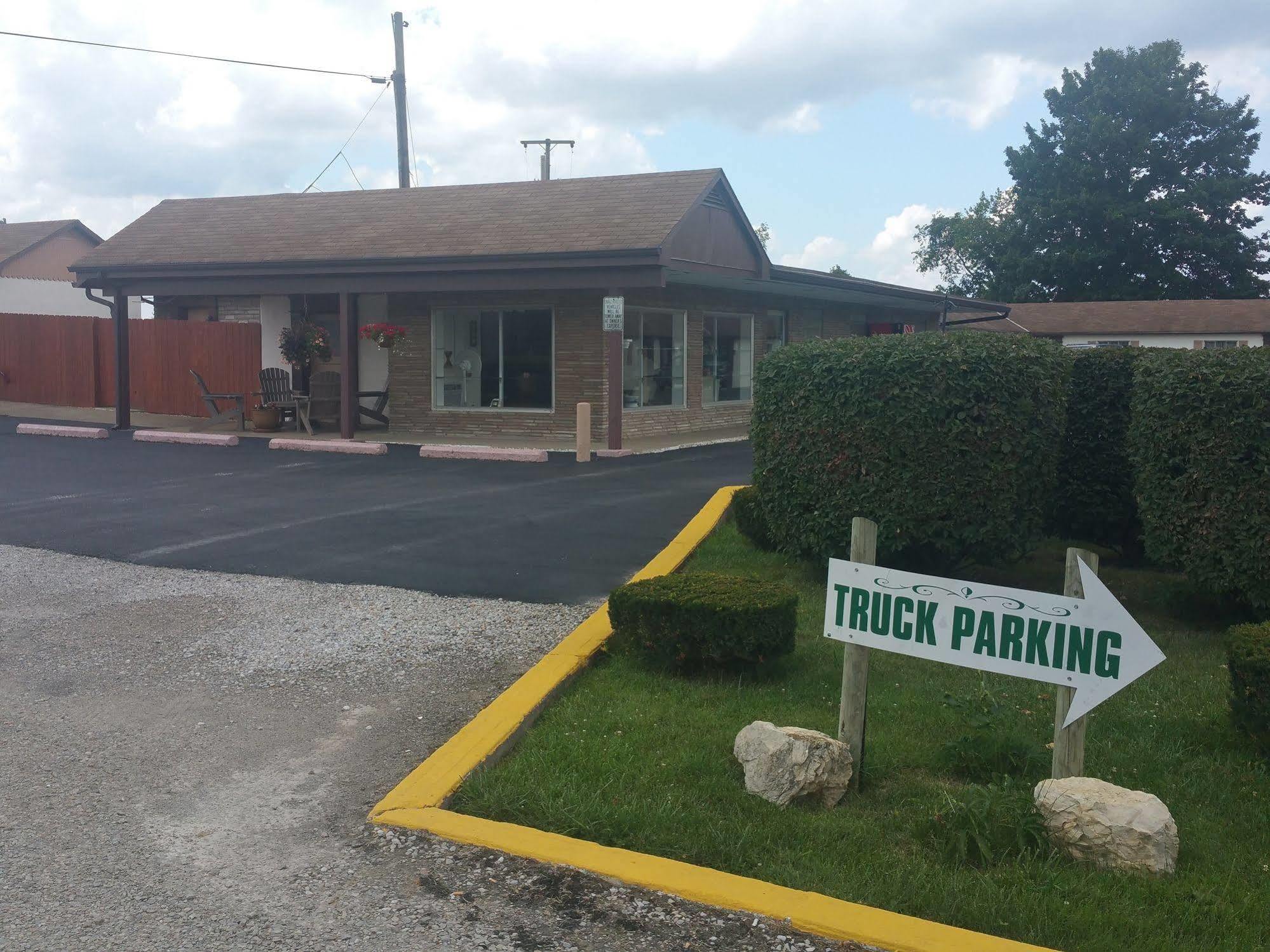 Baker'S Motel Norwich Exterior photo